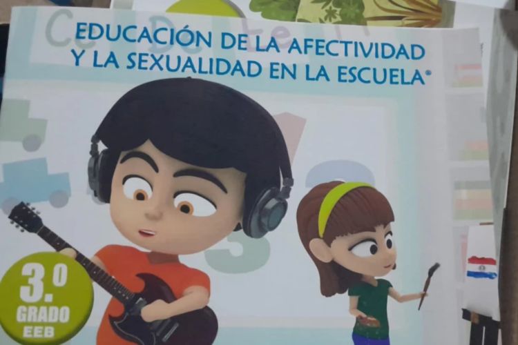 Padres rechazan materiales del MEC sobre sexualidad