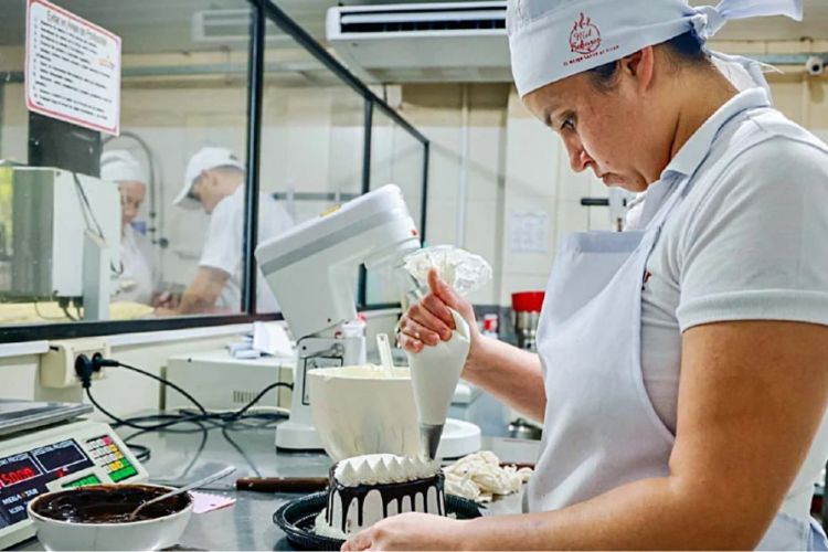 Gremios alertan por el impacto del salario mínimo en las pequeñas empresas