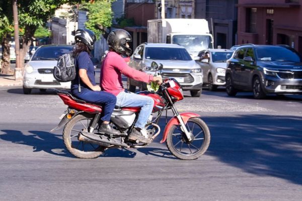 Motociclistas rechazan proyecto de ley para regular plataformas de movilidad