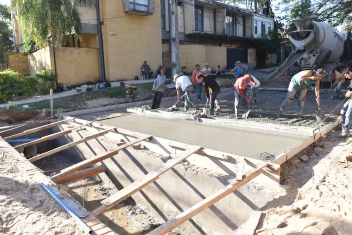 Desigualdad salarial persiste entre los trabajadores privados