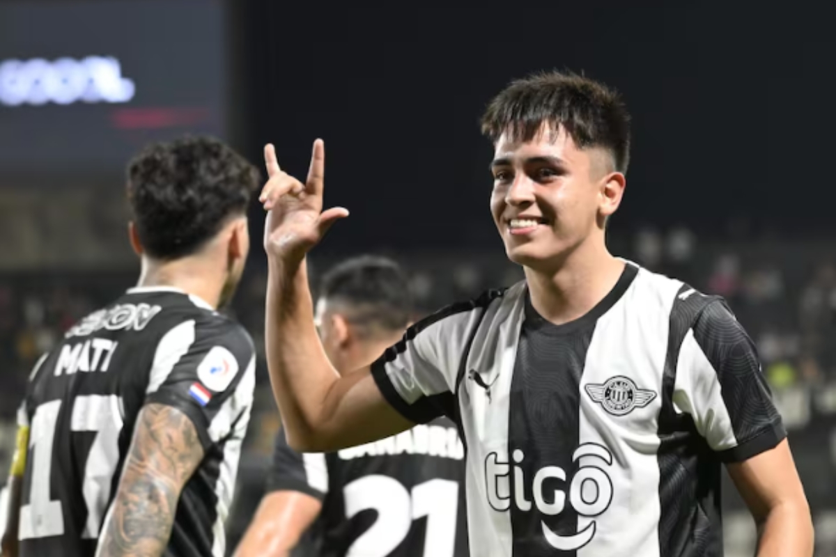 Libertad festejó sus 121 años con triunfo ante Recoleta