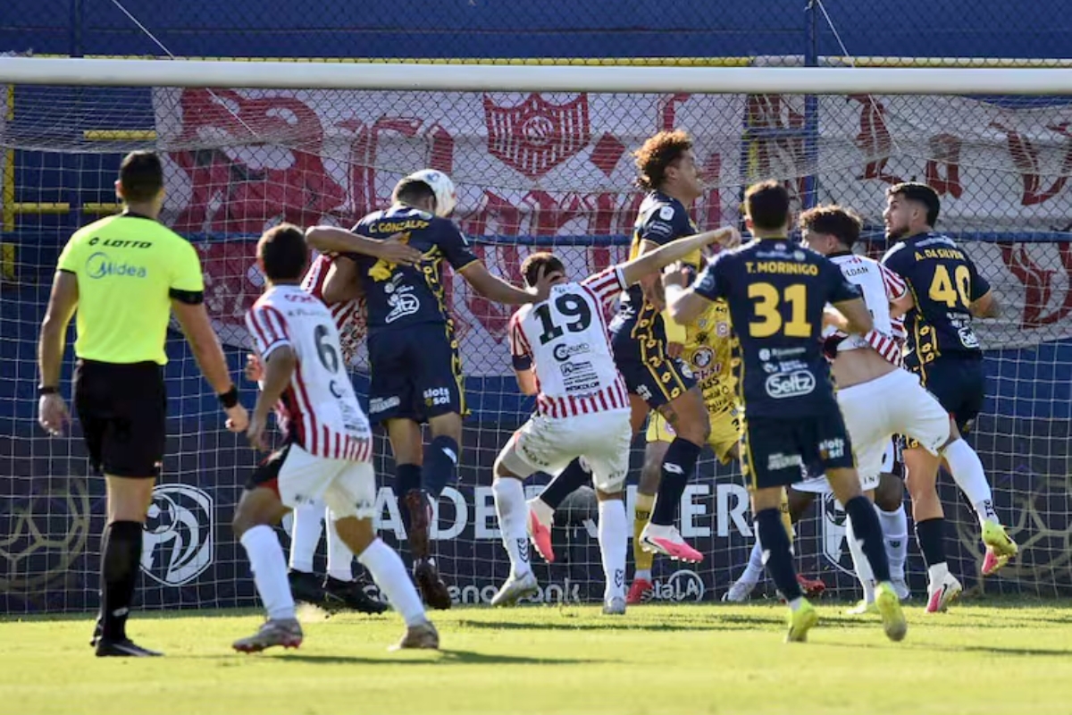 Sportivo Trinidense golea a San Lorenzo y comanda el Clausura 2026